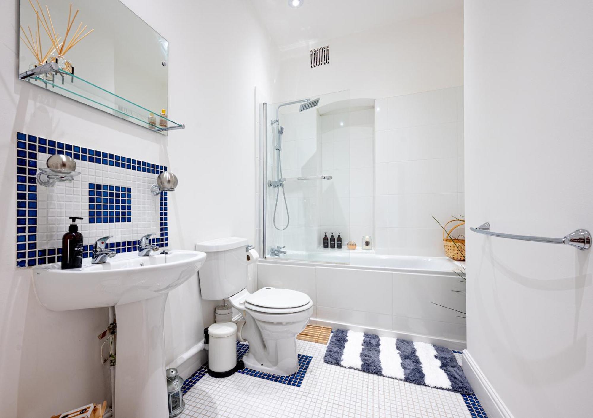 One-Bed Flat, Kensington, Bank Payment To The Host Within 24H From The Reservation Leilighet London Eksteriør bilde