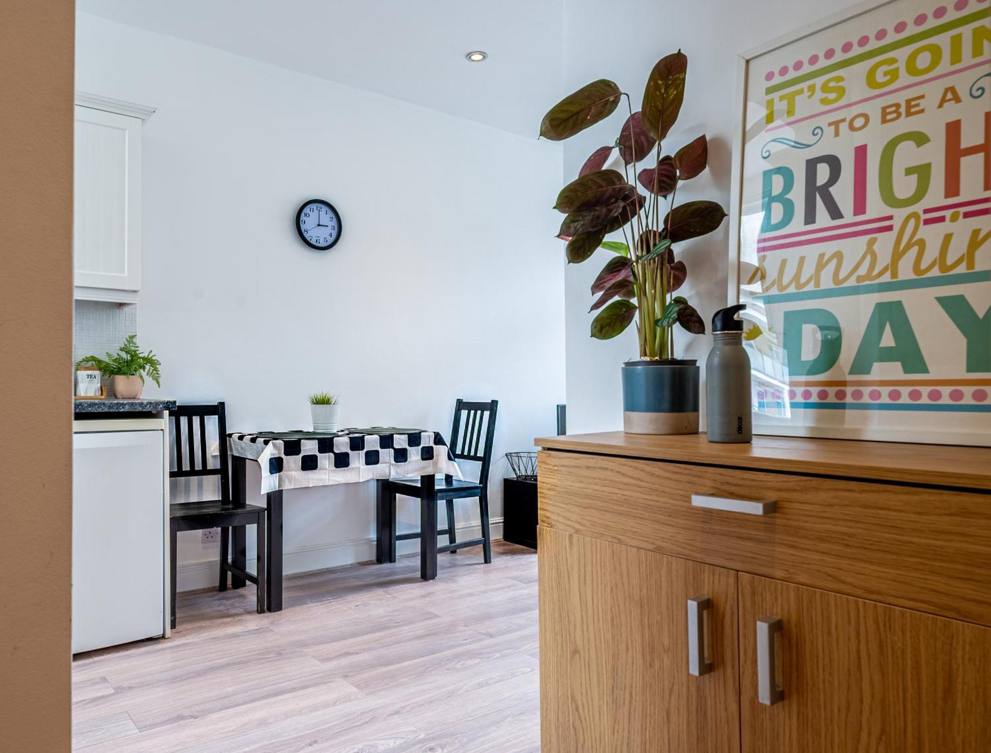 One-Bed Flat, Kensington, Bank Payment To The Host Within 24H From The Reservation Leilighet London Eksteriør bilde