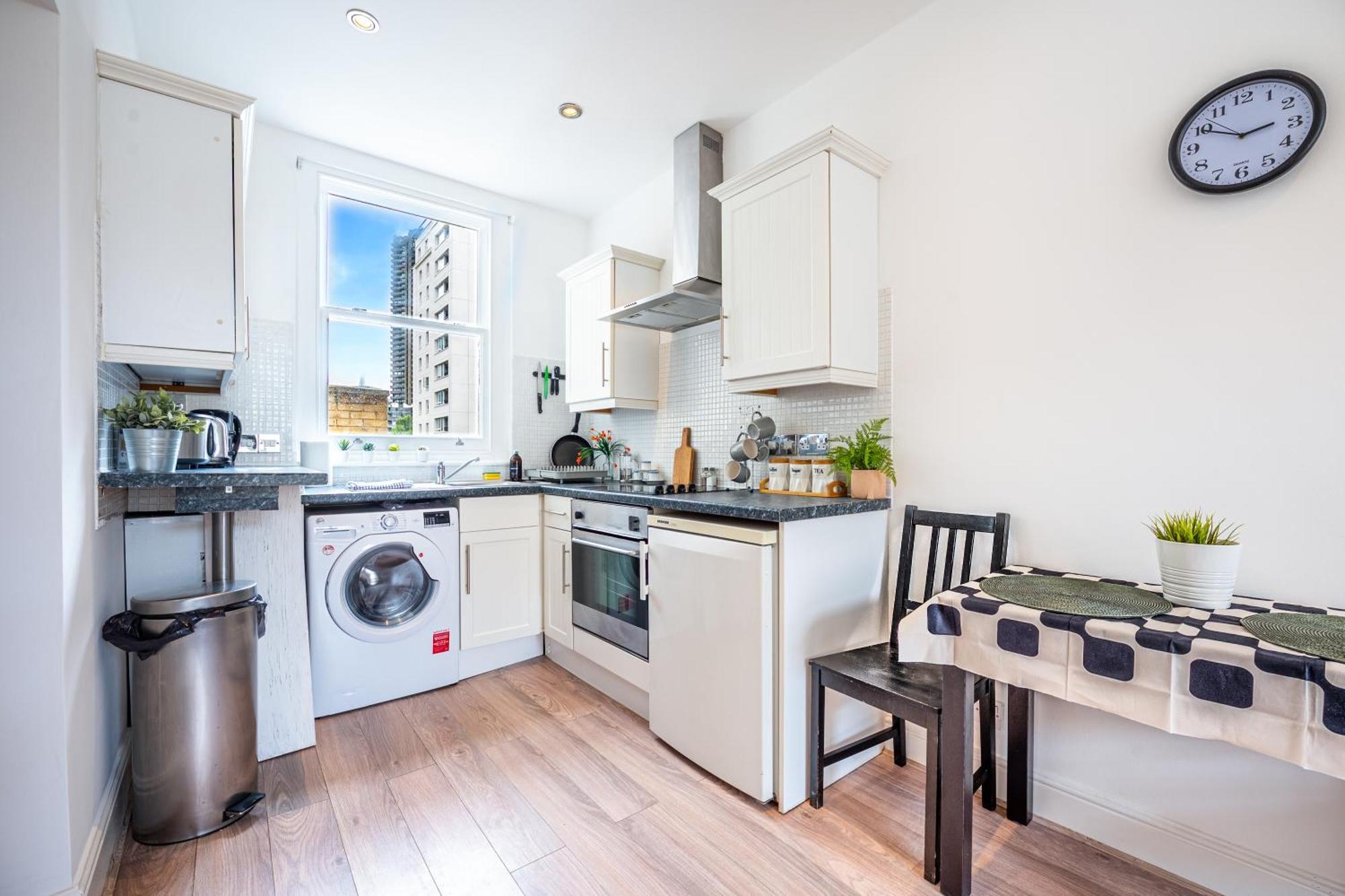 One-Bed Flat, Kensington, Bank Payment To The Host Within 24H From The Reservation Leilighet London Eksteriør bilde