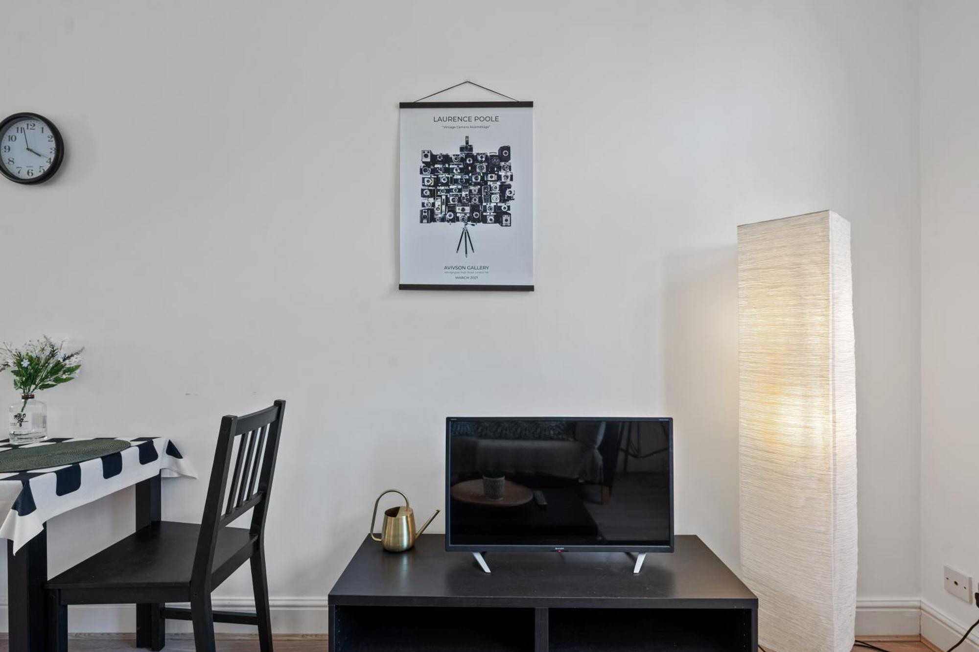 One-Bed Flat, Kensington, Bank Payment To The Host Within 24H From The Reservation Leilighet London Eksteriør bilde